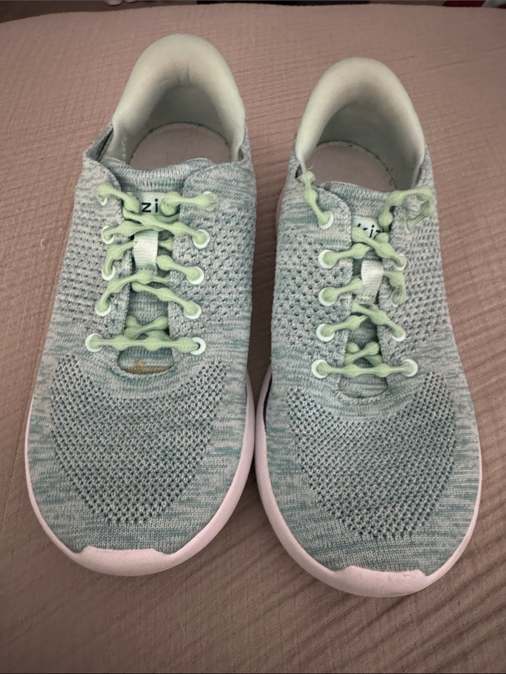 Kizik Women’s Lima Knit Slip-On Athletic Sneakers in retired Mint Green 9M
